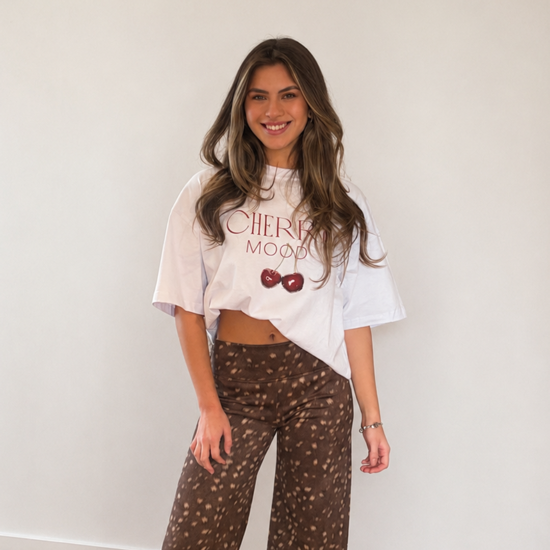 Polera Oversized Cherry Mood Blanca