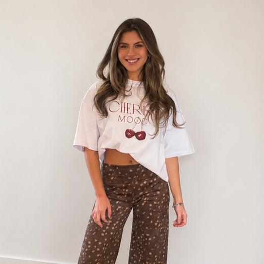 Polera Oversized Cherry Mood Blanca