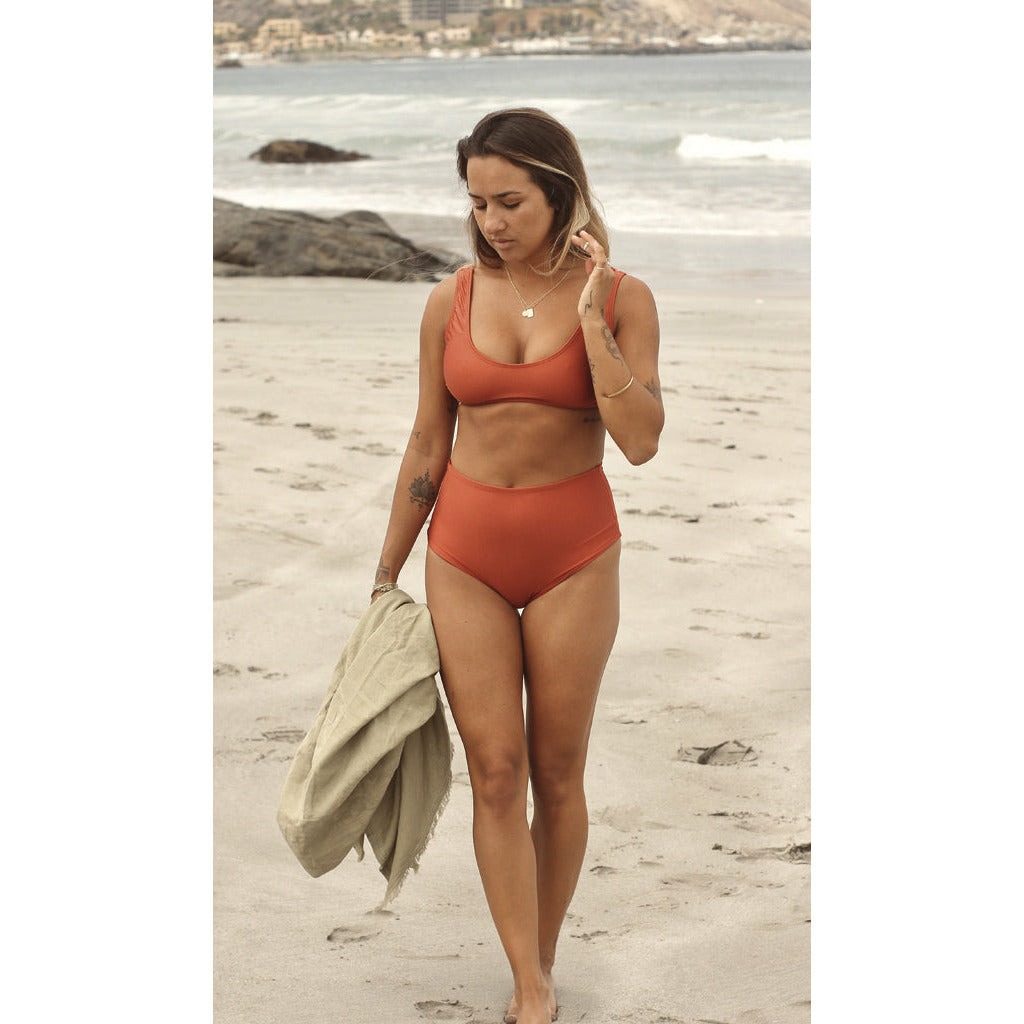 Top Britney Ladrillo